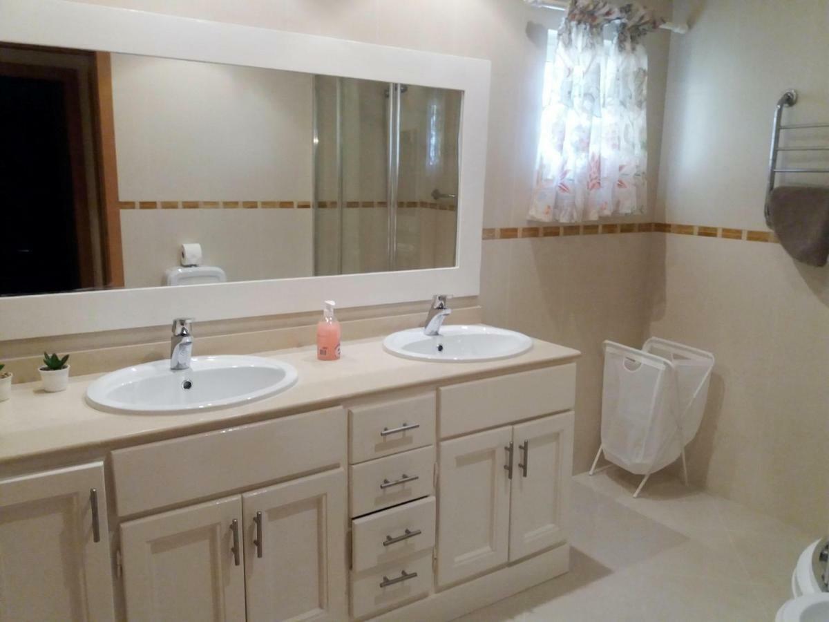 Apartment Coelha Beach - Pool - Free Wi-Fi - Air Con Albufeira Exteriör bild